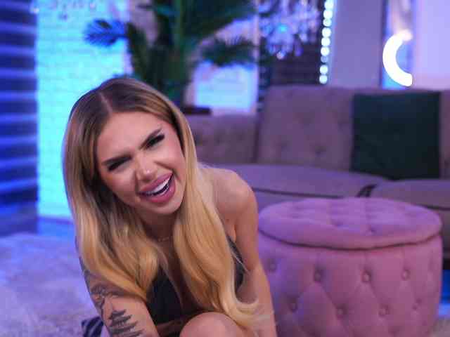 MaevaRey Live Webcam on BongaCams