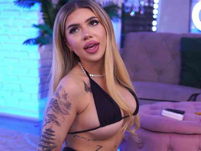 MaevaRey Live Webcam on BongaCams