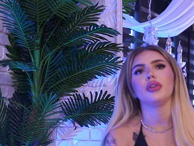 MaevaRey Live Webcam on BongaCams