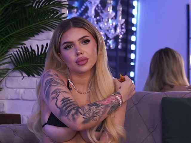 MaevaRey Live Webcam on BongaCams