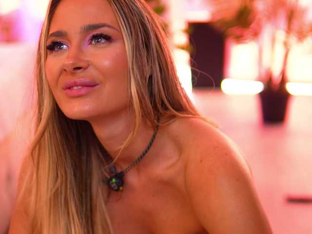 RosalieFleur live cam on BongaCams