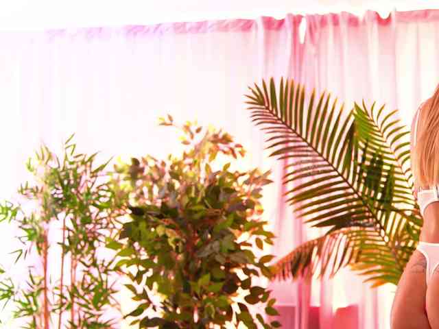 RosalieFleur webcam