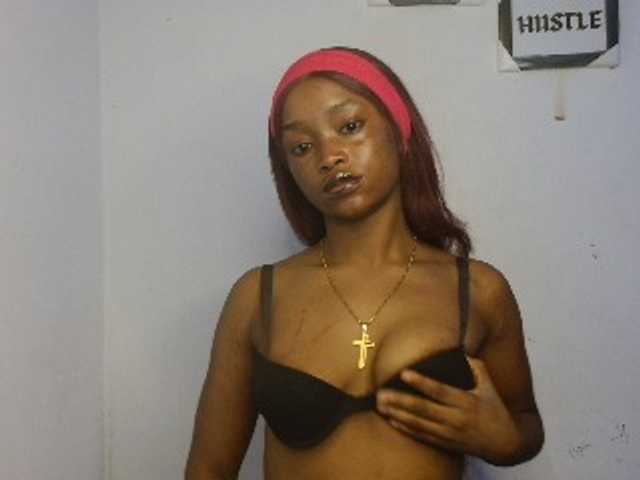 Naughty-choco live cam on BongaCams