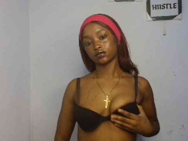Naughty-choco webcam