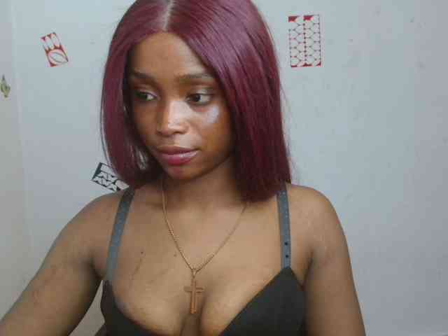 Naughty-choco's cam show statistics and live stream