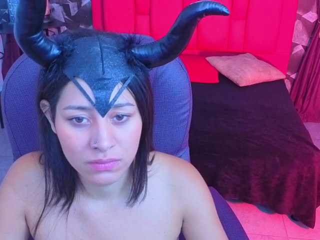 sscarleet live webcam show
