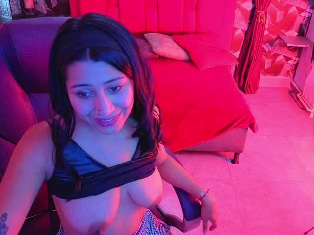 sscarleet live webcam show