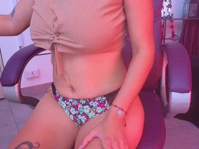 sscarleet live webcam show