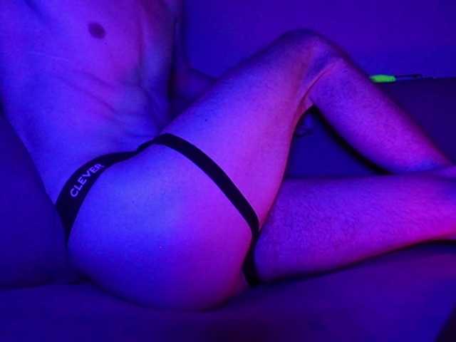 SecretHorns live webcam show