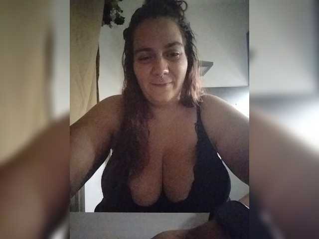 ThickPrincessKlara live webcam show
