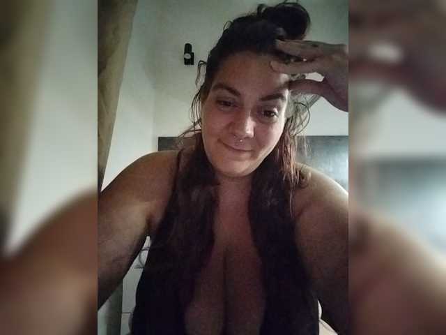 ThickPrincessKlara live webcam show
