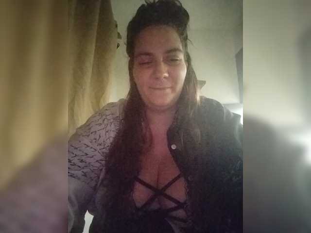 ThickPrincessKlara live webcam show
