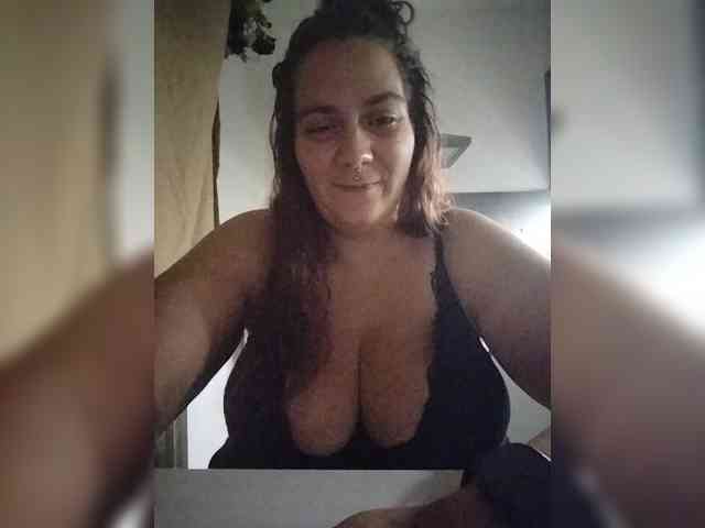 thickprincessklara's live room