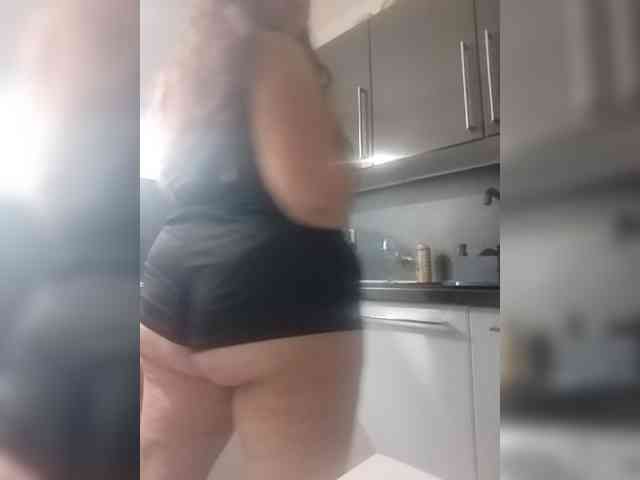 ThickPrincessKlara webcam