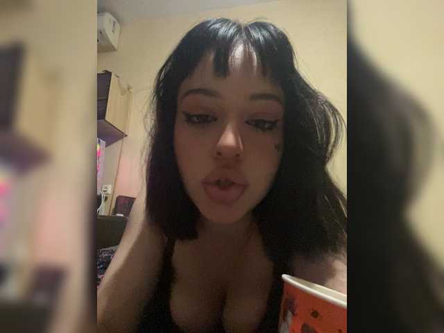 nyadere live cam on BongaCams
