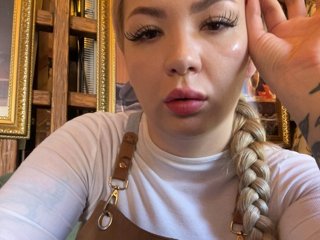MiaDiva Porn Show