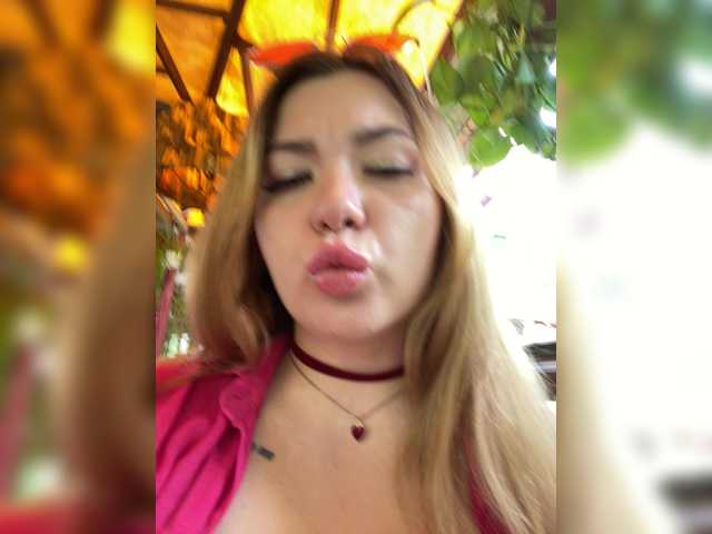 MiaDiva live cam on BongaCams