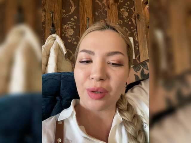 MiaDiva live cam on BongaCams