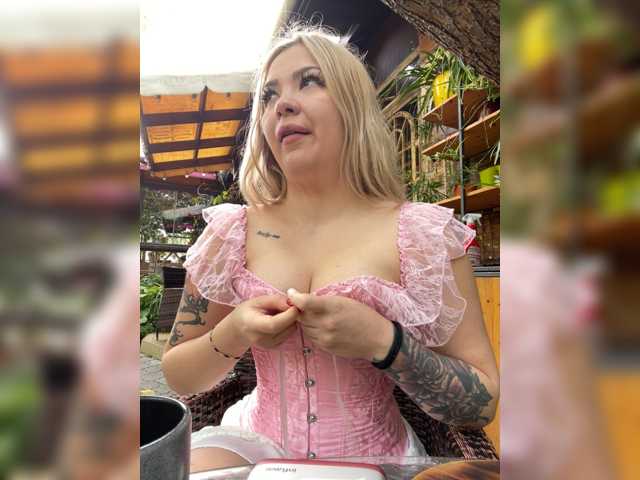 MiaDiva, en directo ahora en BongaCams