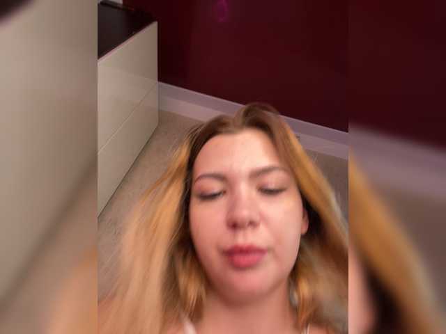 MiaDiva live webcam show