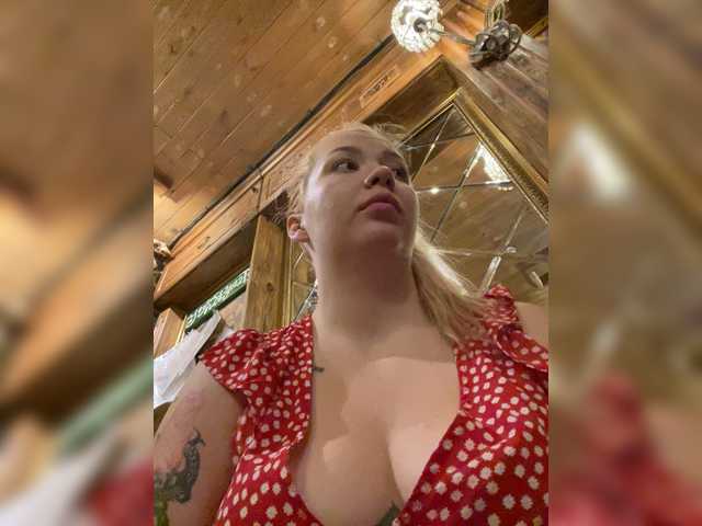 MiaDiva live cam on BongaCams