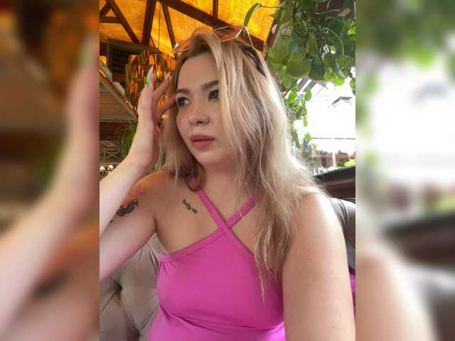 MiaDiva live cam on BongaCams