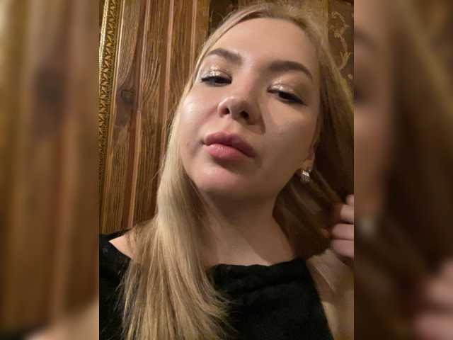 MiaDiva live cam on BongaCams