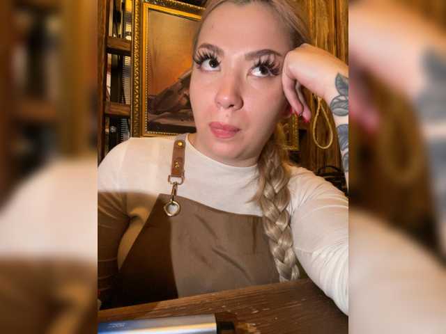 MiaDiva live cam on BongaCams