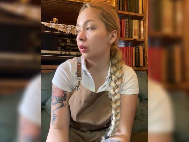 MiaDiva live cam on BongaCams