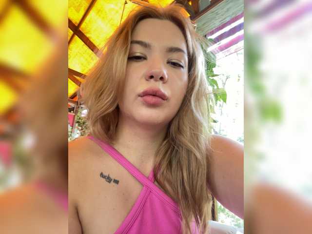 MiaDiva live cam on BongaCams