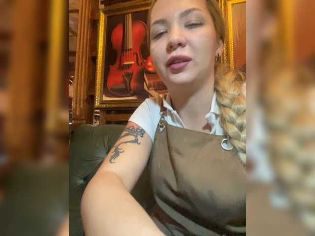 MiaDiva live cam on BongaCams