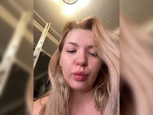 MiaDiva live cam on BongaCams