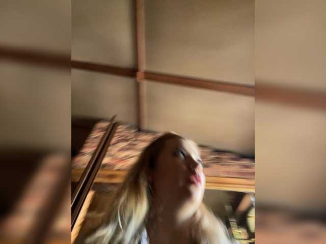 MiaDiva live cam on BongaCams