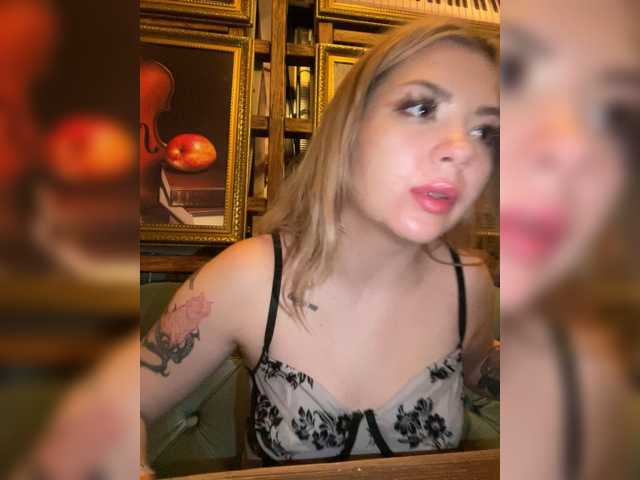 MiaDiva live cam on BongaCams