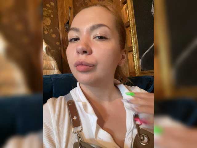le modèle MiaDiva est en webcam porno dans un show sur le site bongacams, il possède les tags suivants: White/Caucasian,Blonde,Shaved