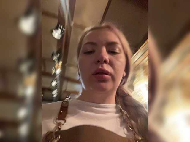 MiaDiva live cam on BongaCams