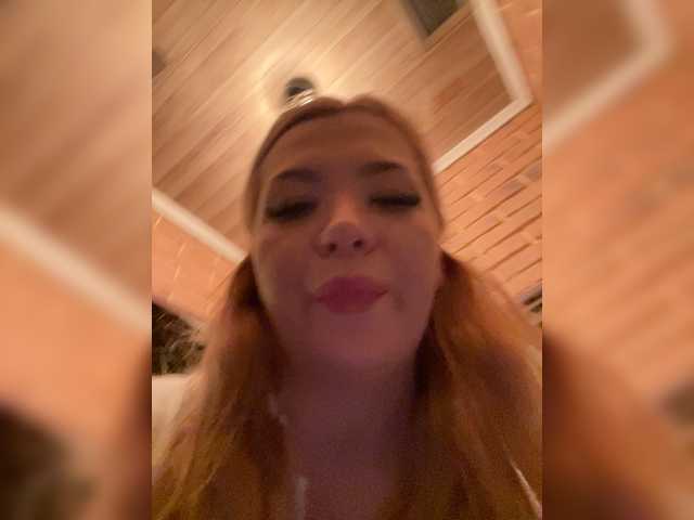 MiaDiva live cam on BongaCams