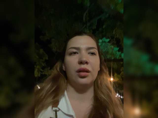 MiaDiva live cam on BongaCams