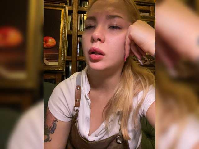 MiaDiva live cam on BongaCams