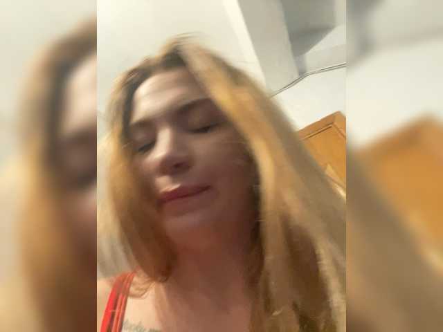 MiaDiva live cam on BongaCams