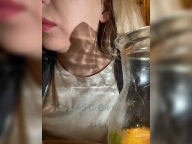 MiaDiva live cam on BongaCams