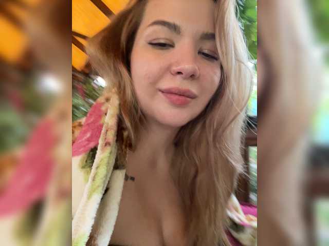 MiaDiva live cam on BongaCams