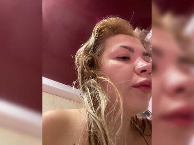 MiaDiva live cam on BongaCams