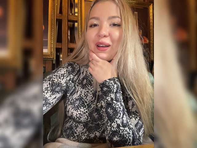 MiaDiva live cam on BongaCams