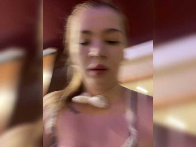 MiaDiva live cam on BongaCams