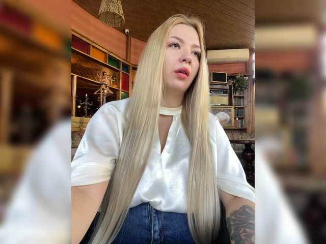 MiaDiva live cam on BongaCams