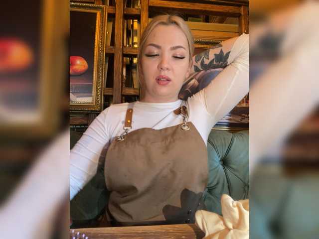 MiaDiva live cam on BongaCams