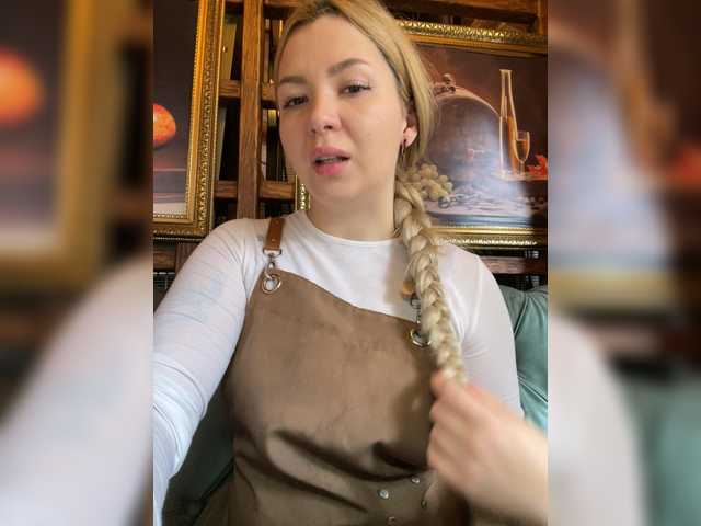 MiaDiva live cam on BongaCams