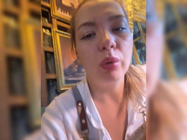 MiaDiva live cam on BongaCams