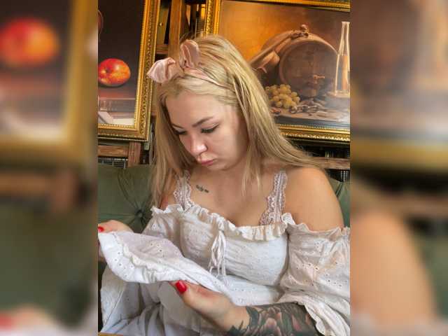 MiaDiva live cam on BongaCams